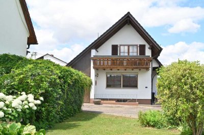 Einfamilienhaus mit schönem, großem Garten