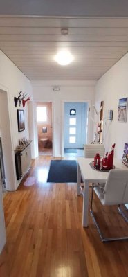 Helle freundliche 3 Zimmer Erdgeschosswohnung mit eigenem Eingang – verfügbar ab 01.04.2026.