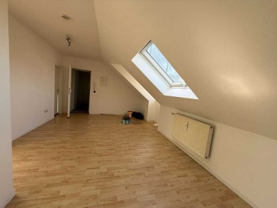 Helle 2-Zimmer-Dachgeschoss-Wohnung in Augsburg