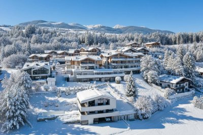 Alpine Eleganz auf zwei Etagen – Willkommen in Ihrer Maisonette bei 81UP.