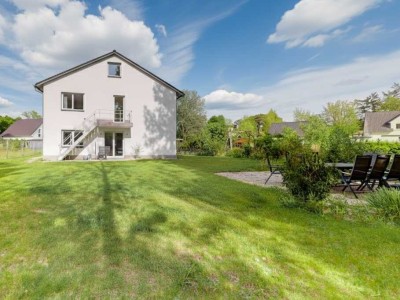 Wohnen, vermieten oder kombinieren: Großes Haus mit Garten in ruhiger Lage von Birkenwerder