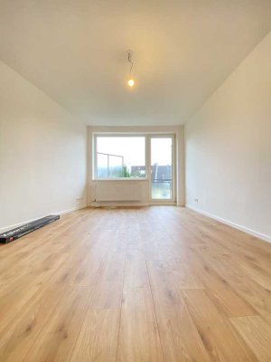 Sanierte 2 Zimmerwohnung mit Einbauküche und Balkon