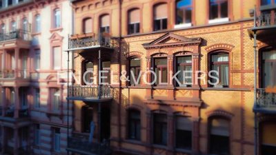 Charmante Altbauwohnung in Bestlage der Innenstadt mit viel Platz und zwei sonnigen Balkonen