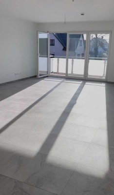 Neubauwohnung 3 Zimmer + Carport + Stellplatz + Balkon - Ab 01.06.2025