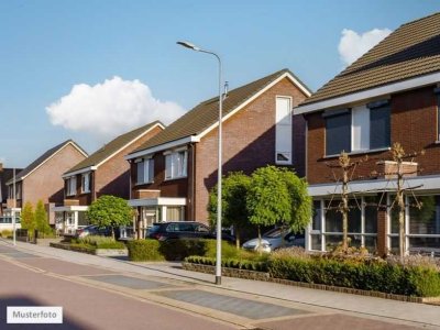 Provi frei Einfamilienhaus mit Garage in 75177 Pforzheim -
