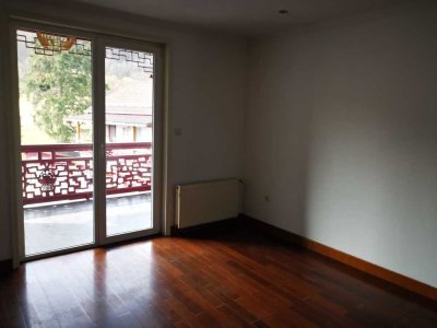 Schöne Wohnung im Grünem mit Loggia und Gartennutzung