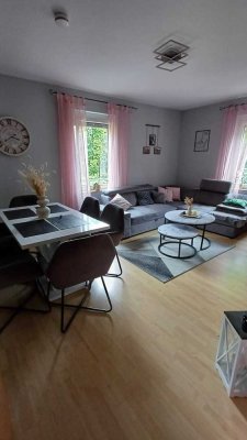 Schöne und modernisierte 4-Raum-Wohnung in zentraler Lage