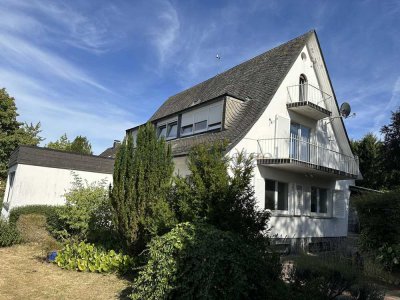 Repräsentative Villa mit Schlossblick wartet auf neue Glanzzeiten