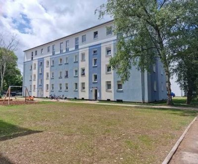 So macht wohnen Spaß: Großzügige 2-Zimmer-Dachgeschoss-Wohnung mit großem Balkon