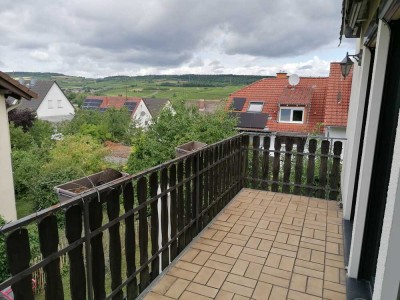 2-Zimmer-Wohnung mit Weinbergsblick und Balkon