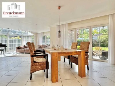 Bissendorf-Wietze | Lichtdurchfluteter Bungalow mit Doppelgarage und Doppelcarport