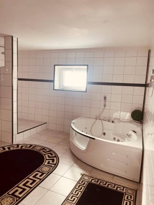 125 m² Gartenwohnung, kernsaniert, 2 Bäder, voll möbliert – Steinberg am Rofan