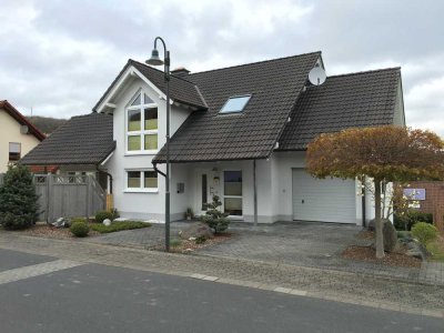 helle & moderne 2-Zimmer-Wohnung in Selbach (Sieg)