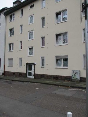 Frisch renovierte 2-Zi.-Whg. mit Balkon im Südviertel zu vermieten