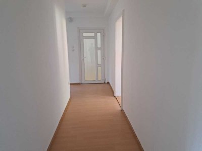 Leben in einer ruhigen Wohnsiedlung in Köditz/Brunnenthal - 3,5-Zimmer-Wohnung ca. 83 m² Wohnfläche