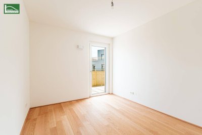 Alles was man sich wünscht – kostengünstige Heizung/“Kühlung“ über Erdwärme, PV-Anlage, weitläufige Grünflächen