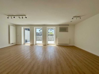 Erstbezug: Neuwertige 1,5-Zimmer-Gartenwohn., Einbauküche, Sonnenterrasse, gehobene Innenausstattung