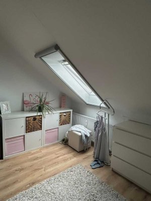 Stilvolle, modernisierte 3-Raum-DG-Wohnung in Egelsbach