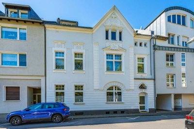 Schmuckstück in zentraler Lage – Altbauwohnung mit Potenzial!