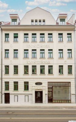 Schöne 2 Zimmer Wohnung mit Balkon in vollständig saniertem Denkmalschutzobjekt