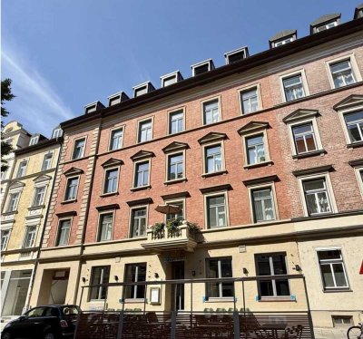 Penthouse Glockenbachviertel: großzügig, neuwertig, mit Kamin und Deckenkühlung