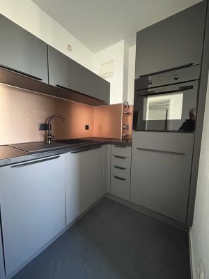 **ALLES NEU** Kleine 2 Raum Wohnung mit Balkon