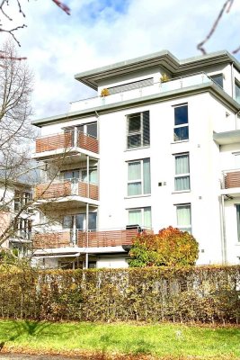 Occasion & provisionsfrei: Elegante 4-Zimmer Wohnung mit Balkon direkt am Südstadtpark