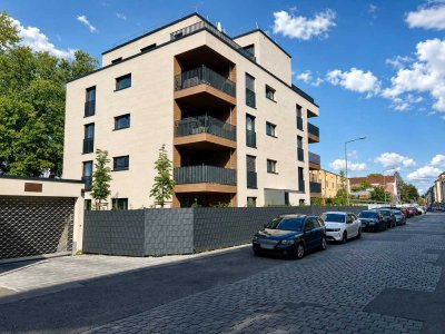 Neuwertige 4-Zimmer-Erdgeschosswohnung mit Terrasse, Garten und Tiefgarage in Nürnberg-Bärenschanze