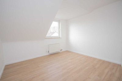 Sanierte Dachgeschosswohnung mit Balkon in Mönchengladbach-Lürrip