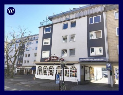 Fußgängerzone: Große, helle 2-Zimmer-Wohnung mit Einbauküche, Tageslichtbad mit Dusche und Wanne