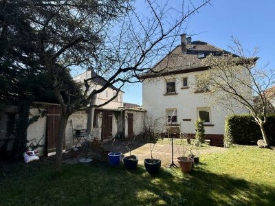 Ruhig und zentral: großes Einfamilienhaus mit Garten