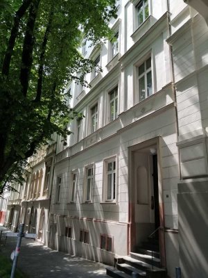 4-Zimmer Altbauwohnung in Stadtmitte, 1. OG