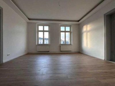 Sanierte Altbauwohnung in TOP-Lage...auf Wunsch mit EBK!