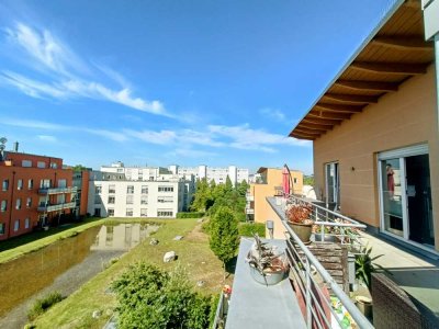 Moderne 2-Zimmer-Dachgeschosswohnung mit großer Süd-Terrasse und Seeblick in Regensburg-West