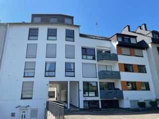 Helle und geräumige 3-Zi. Whg. Hochparterre mit Balkon in City-Nähe