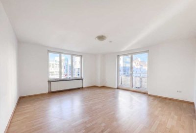Helle 3 Zimmer Wohnung mit Balkon, nähe Fußgängerzone Kaiserslautern, 3.OG