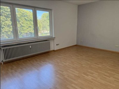 Erstbezug nach Sanierung mit Balkon: Attraktive 4-Zimmer-Wohnung in Wilhelmshaven