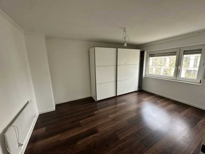 Helle 2-Zimmer-Wohnung im 4. OG in Ludwigshafen-Süd