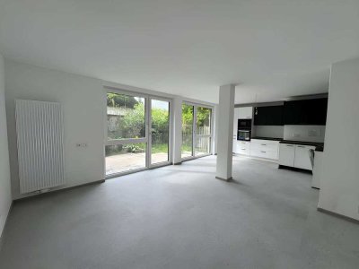 Frisch kernsanierte 2,5-Zimmer-EG-Wohnung mit Gartenanteil in begehrter Lage von Stuttgart