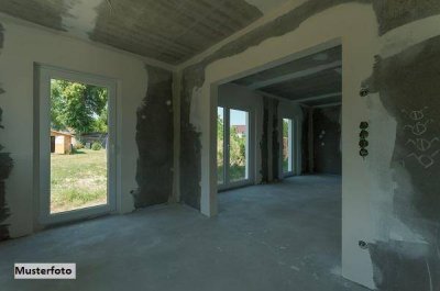 Reihenhausprojekt im Rohbau mit 3 Einheiten und 6 geplanten Carports