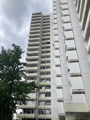 Panoramablick 16. Etage 4 Zimmer Wohnung in Köln Poll