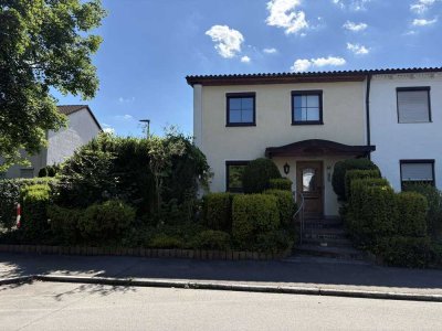 Zentral Wohnen mit Garten und Stellplatz