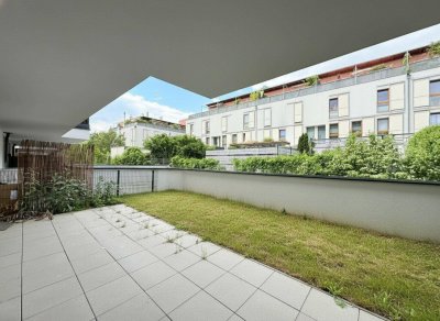 Gekühlte 2-Zimmer-Wohnung mit kleinem Garten und Terrasse. Stellplatz verfügbar!