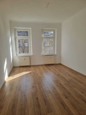 3-Raumwohnung - saniertes Bad - WG geeignet