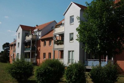 Schöne helle Wohnung in 6 Familienhaus * Parkett * Balkon