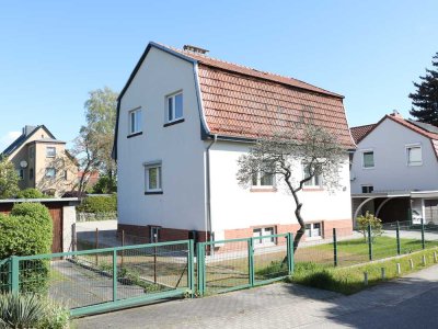 Zweifamilienhaus mit Einliegerwohnung und zusätzlichen Bauplatz in Teltow