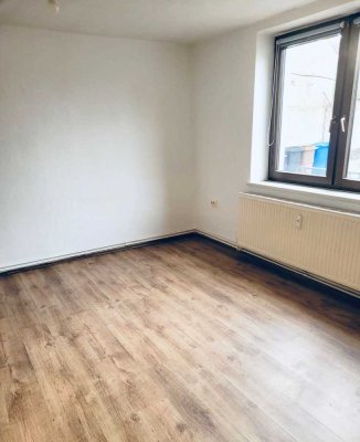 Frisch renovierte 2-Zimmer-EG-Wohnung mit Gartennutzung in Bördeland-Welsleben