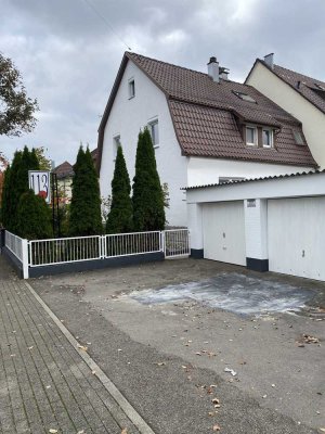 Von Privat: 1-2 Familienhaus in Stuttgart Vaihingen
