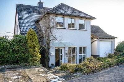 Einfamilienhaus „Pellenzblick“ + Einliegerwohnung - Großzügiges Wohnen mit unverbaubarer Weitsicht