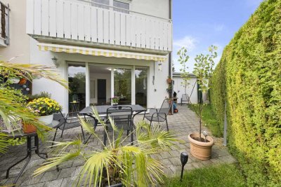 Direkt vom Eigentümer : Helles Reiheneckhaus mit großzügigen Terrassen und Doppelgarage